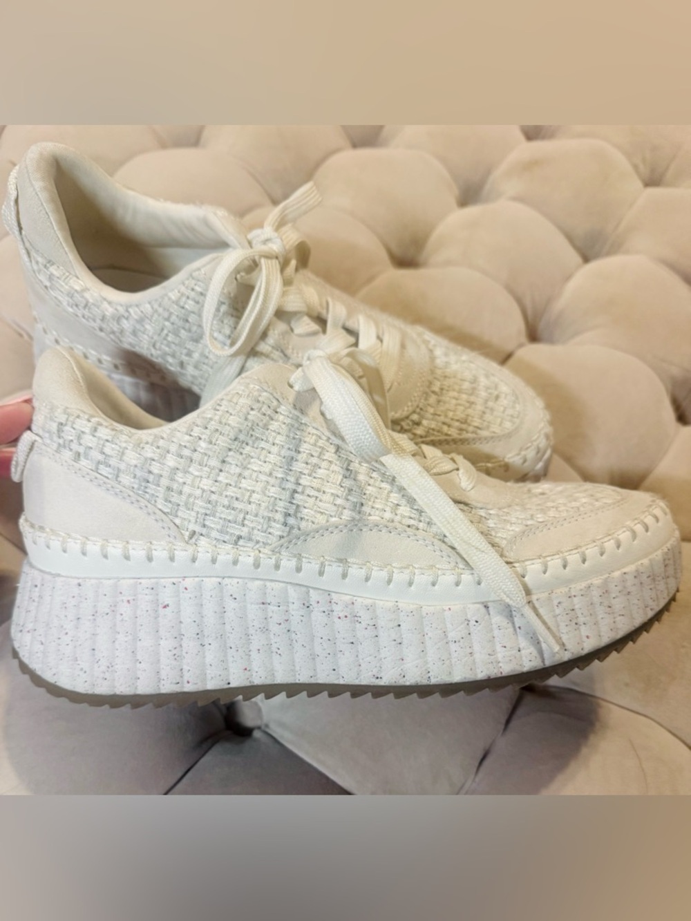 Universal Thread White Woven Platform Sneakers Women’s Size 8